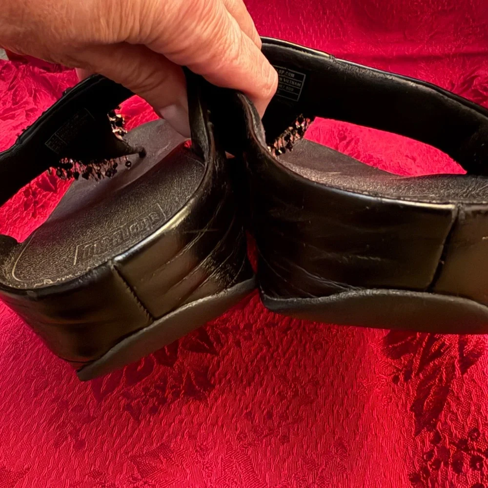 FitFlop Women's Rumba Black Beaded Toe-Post Thong Sandals *9* - Picture 4 of 6